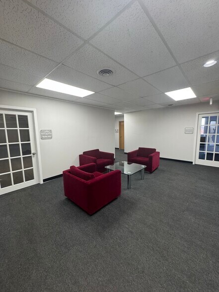 More Photos Of 7056 Corporate Way, Dayton Office For Lease