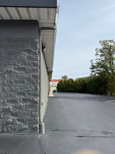 More Photos Of 578 Susquehanna Blvd, Hazleton Freestanding For Lease