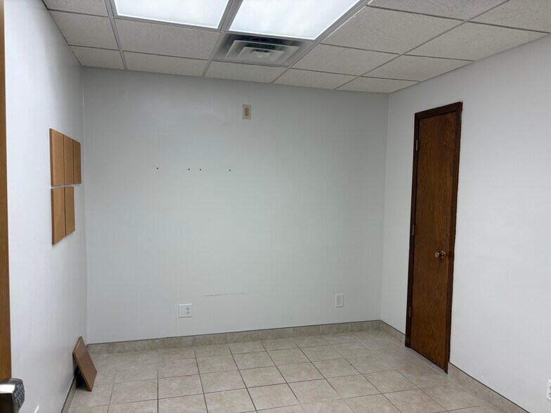 More Photos Of 1616 Cloquet Ave, Cloquet Medical For Sale