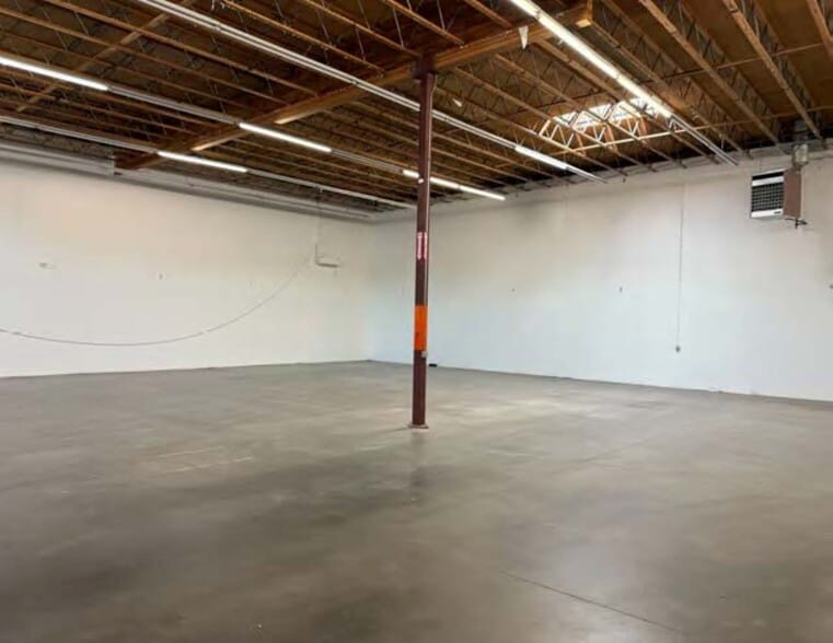 More Photos Of 120 NE 9th Ave, Portland Warehouse For Lease