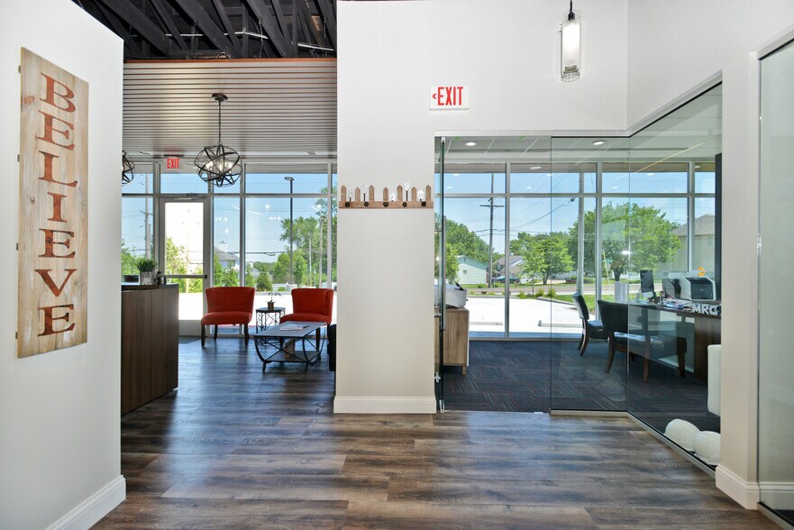 More Photos Of 1706 Smizer Station Rd, Saint Louis Office For Sale