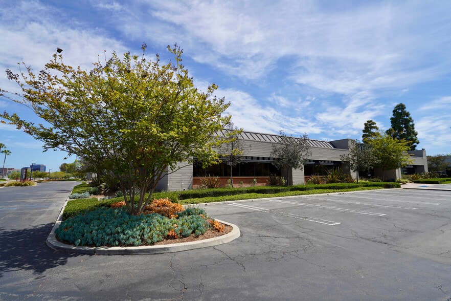 More Photos Of 1200 Main St, Irvine Unknown For Lease