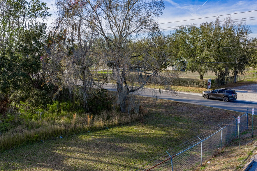 More Photos Of 2711 Airport Rd, Plant City Industrial For Sale