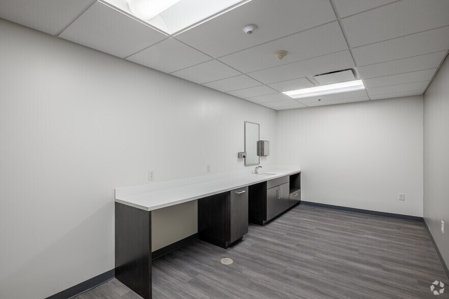 More Photos Of 3721 Tecport Dr, Harrisburg Office For Sale