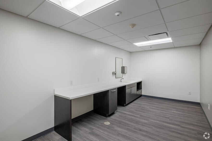 More Photos Of 3721 Tecport Dr, Harrisburg Office For Sale