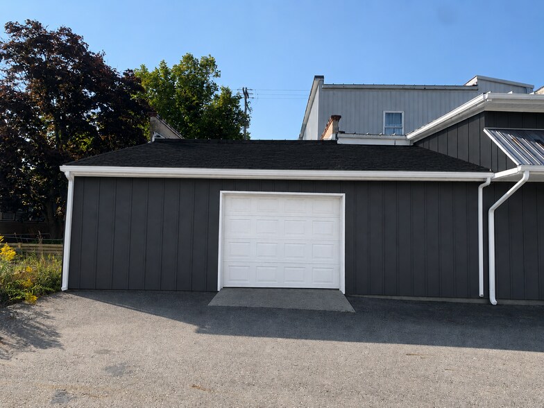 More Photos Of 7 E Muskegon St, Kent City Storefront Retail Residential For Lease