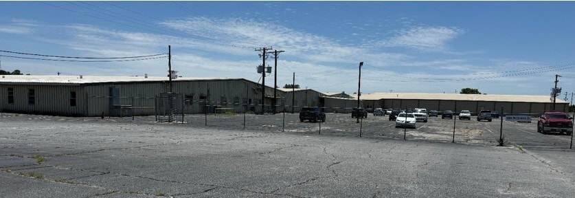Primary Photo Of 1904 McCormick Dr, Tifton Distribution For Sale