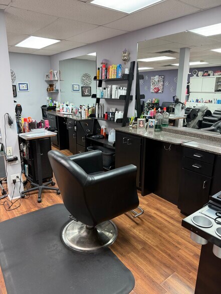 More Photos Of 9371 Cypress Lake Dr, Fort Myers Unknown For Lease