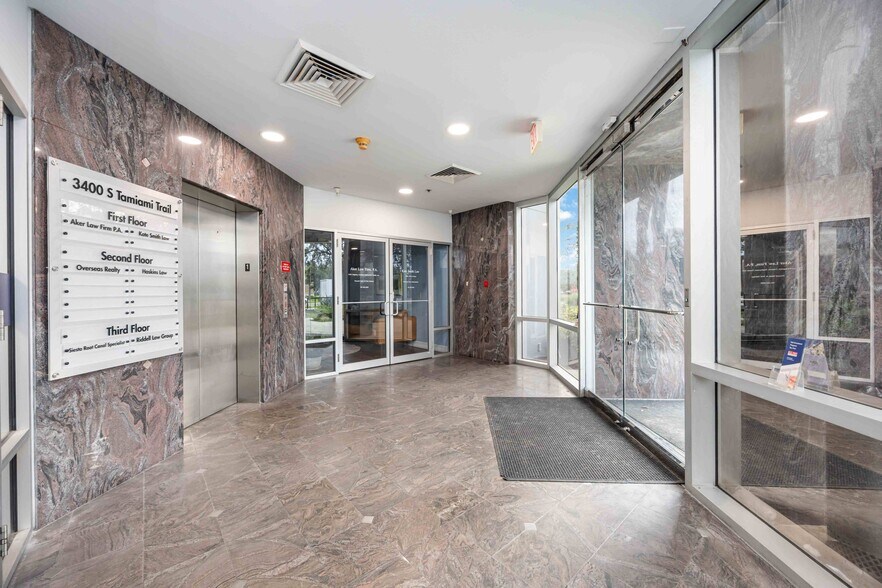 More Photos Of 3400 S Tamiami Trl, Sarasota Medical For Lease
