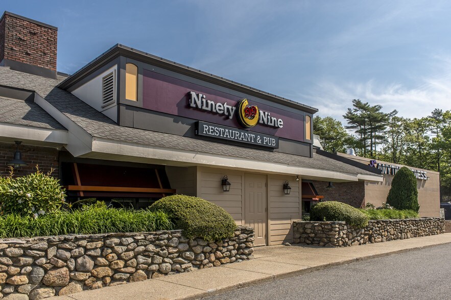 More Photos Of 117 Church St, Pembroke Unknown For Lease