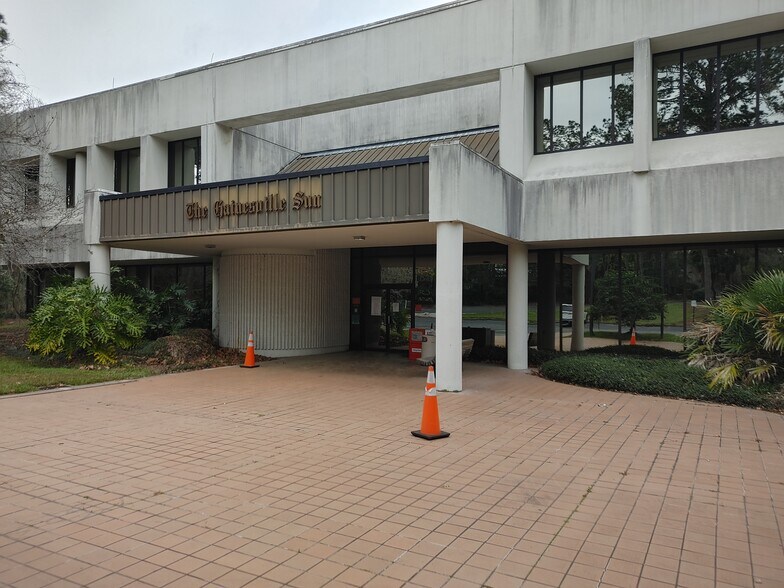 More Photos Of 2700 SW 13th St, Gainesville Office For Lease