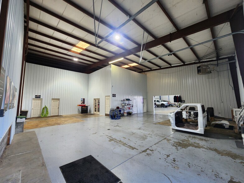 More Photos Of 1531 W Tipton St, Seymour Warehouse For Sale
