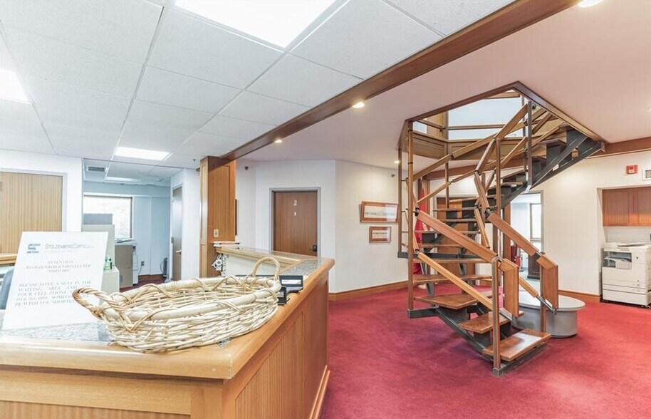 More Photos Of 301-305 Old Tarrytown Rd, White Plains Office For Lease