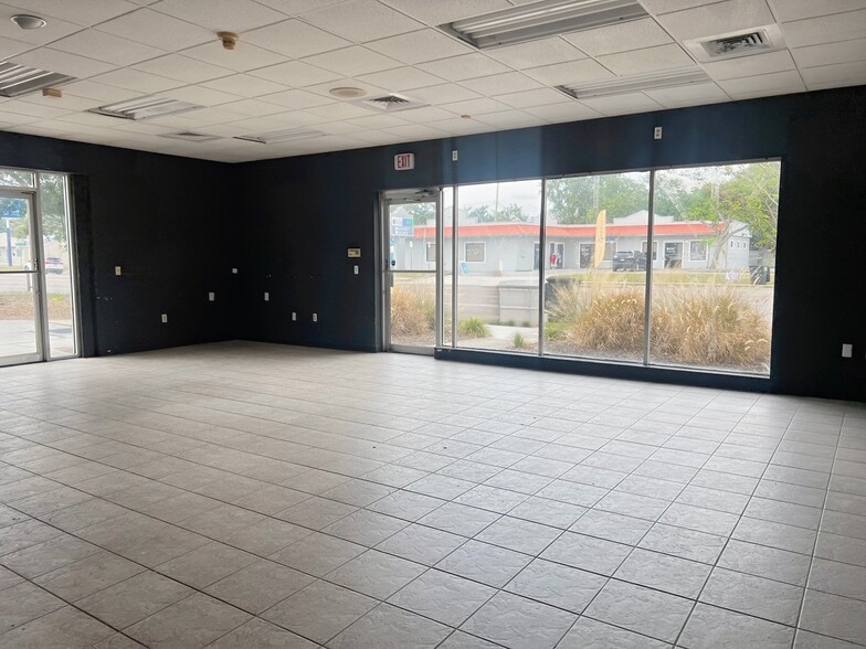 More Photos Of 3613 S Dale Mabry Hwy, Tampa Storefront Retail Office For Lease