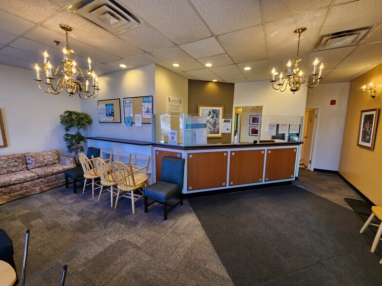 More Photos Of 135 Av 25e, St-Eustache Storefront For Lease