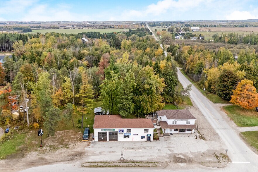 More Photos Of 204369 DUFFERIN 109 Rd, Amaranth Storefront Retail Residential For Sale