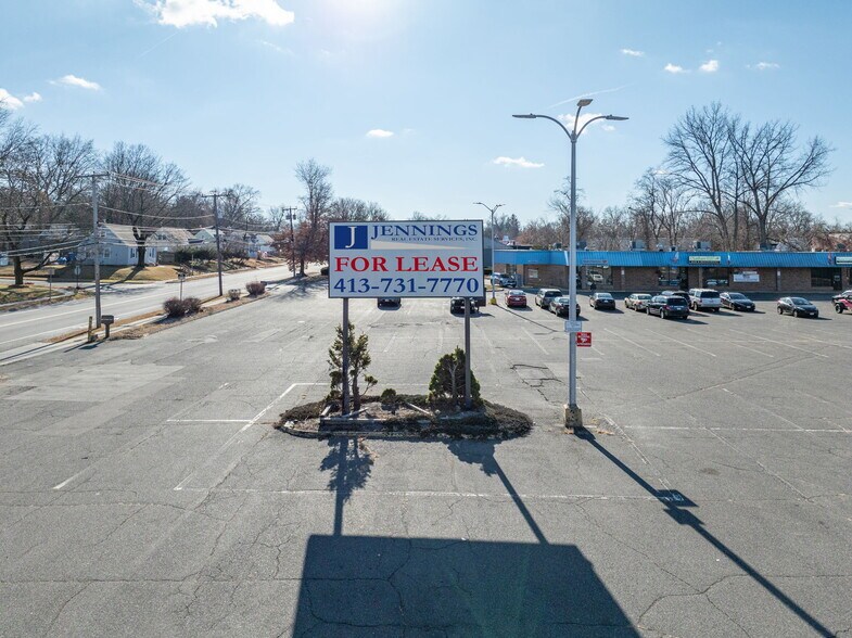 More Photos Of 122-128 Island Pond Rd, Springfield Unknown For Lease