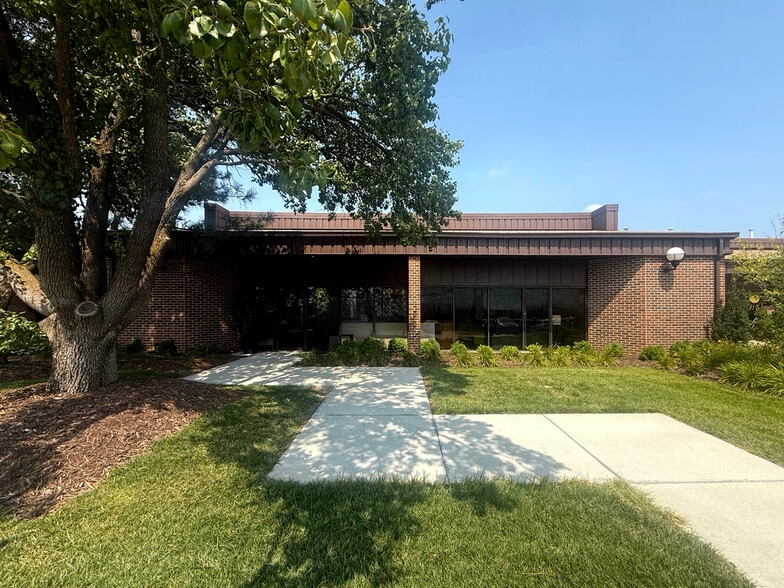 More Photos Of 13336 Industrial Rd, Omaha Warehouse For Sale
