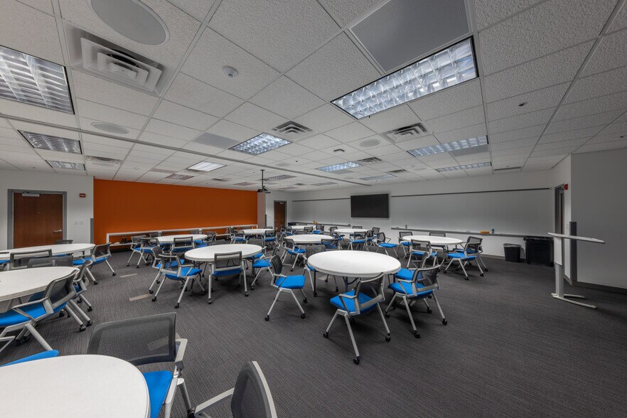 More Photos Of 2500 LakePark Blvd, West Valley Office For Lease