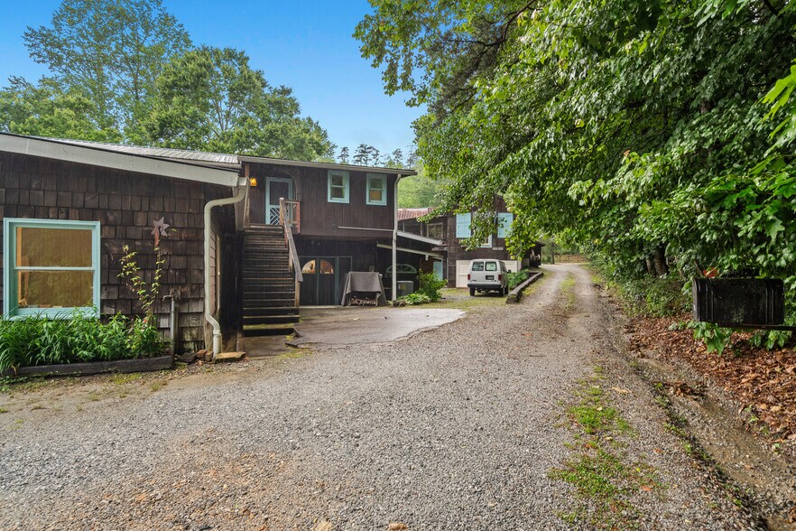 More Photos Of 7142 Highway 76 W, Clayton Storefront For Sale