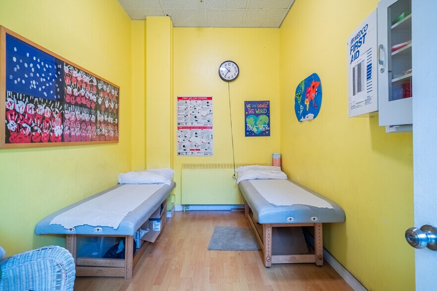 More Photos Of 2911 N San Fernando Rd, Los Angeles Schools For Lease