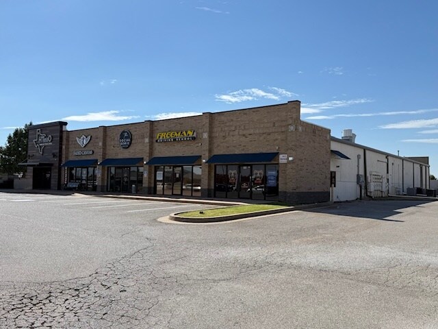 More Photos Of 101-111 N Eastern Ave, Moore Storefront Retail Office For Lease