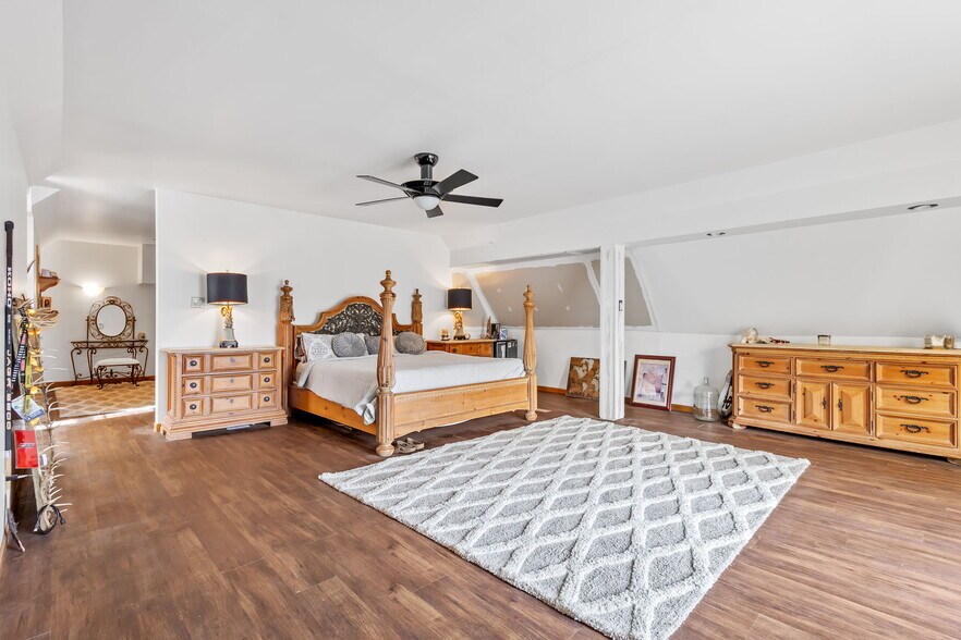 More Photos Of 2507 E 1100 N, Demotte Apartments For Sale