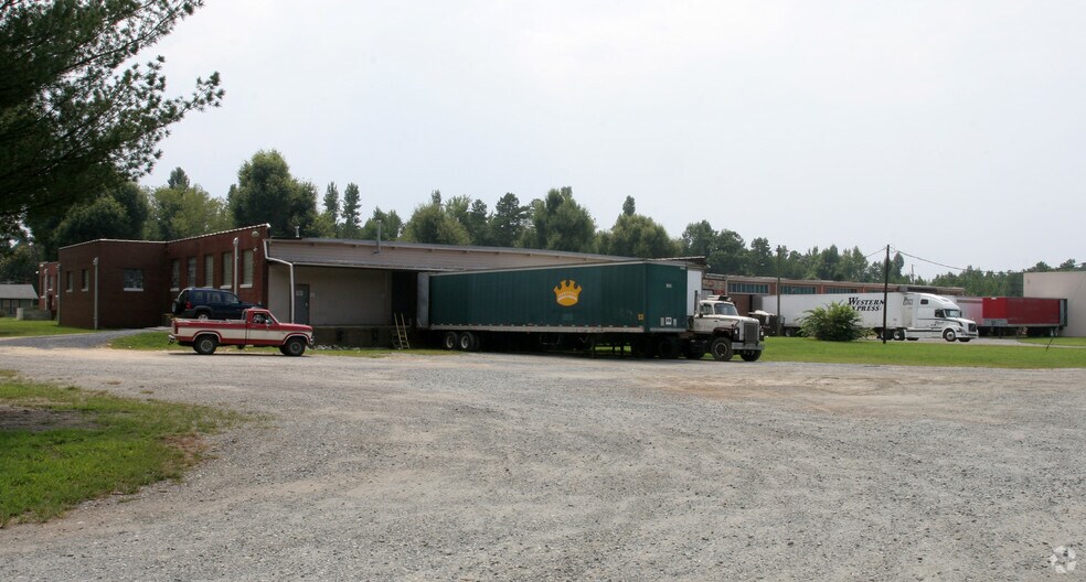 More Photos Of 312 W Luther Ave, Liberty Manufacturing For Sale