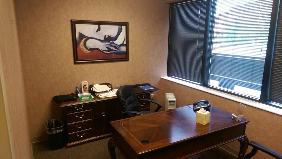 More Photos Of 1860 Town Center Dr, Reston Medical For Lease