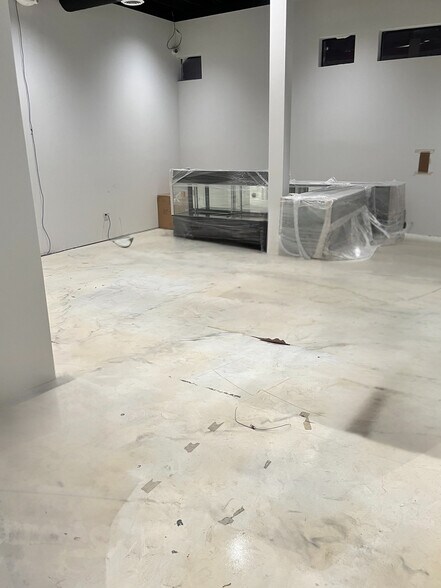 More Photos Of 11940 Palm Dr, Desert Hot Springs Loft Creative Space For Sale