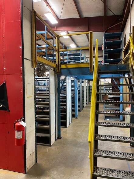 More Photos Of 2828 3rd Ave South, Texas City Warehouse For Lease