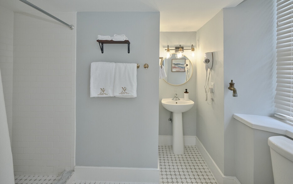 More Photos Of 31 Race St, Frenchtown Hotel For Sale