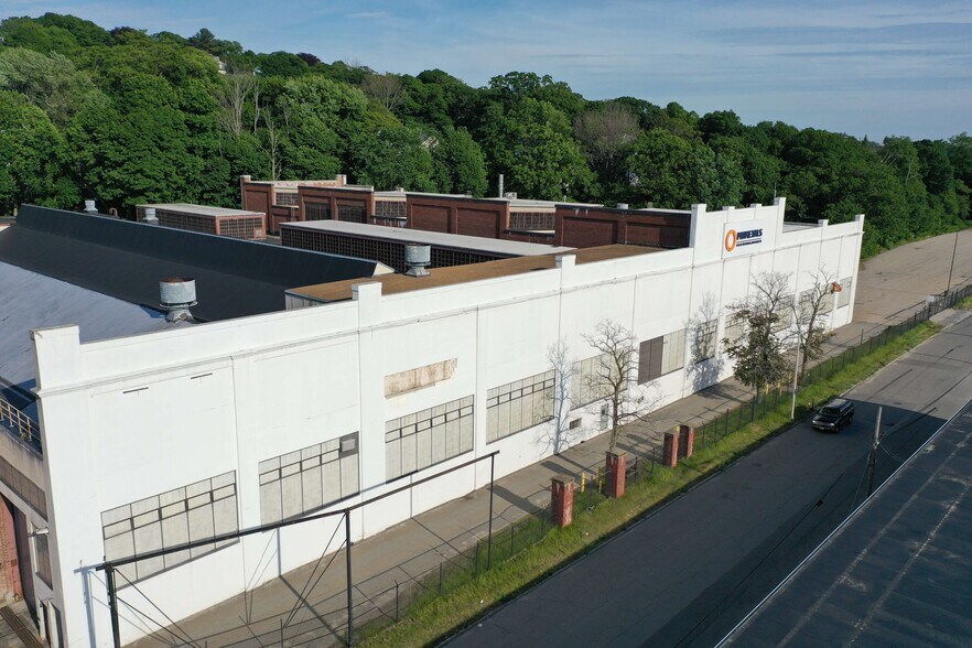 More Photos Of 40-88 Crescent St, Worcester Manufacturing For Sale