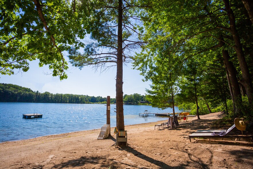 More Photos Of 7103 Lake View Rdg, Lake Ann Hospitality For Sale
