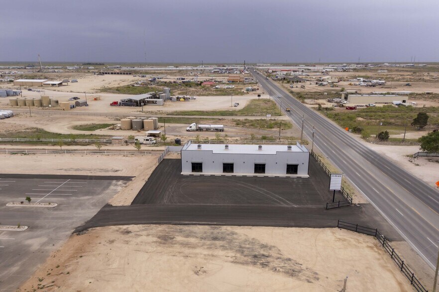 More Photos Of 16430 N Western Ave, Gardendale General Retail For Lease