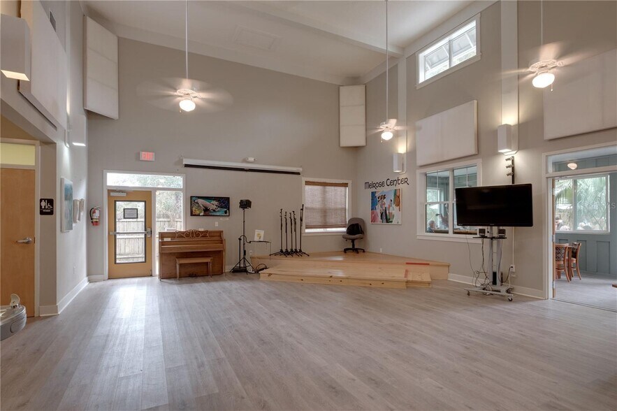 More Photos Of 307 State Road 26, Melrose Restaurant For Sale