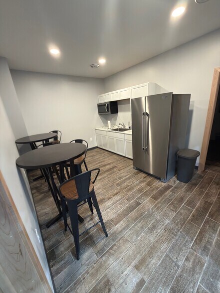 More Photos Of 875 Brookton Rd, Marquette Distribution For Sale