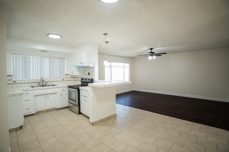 More Photos Of 1415 Cedar Ave, Long Beach Apartments For Sale