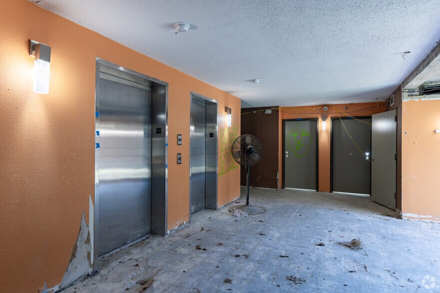 More Photos Of 950 J Clyde Morris Blvd, Newport News Hotel For Sale