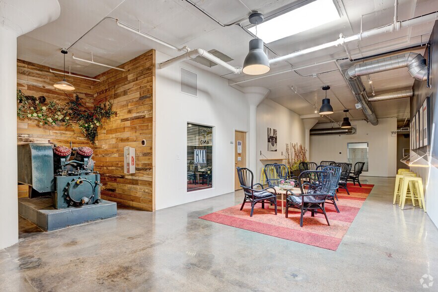 More Photos Of 3520 S Morgan St, Chicago Loft Creative Space For Lease
