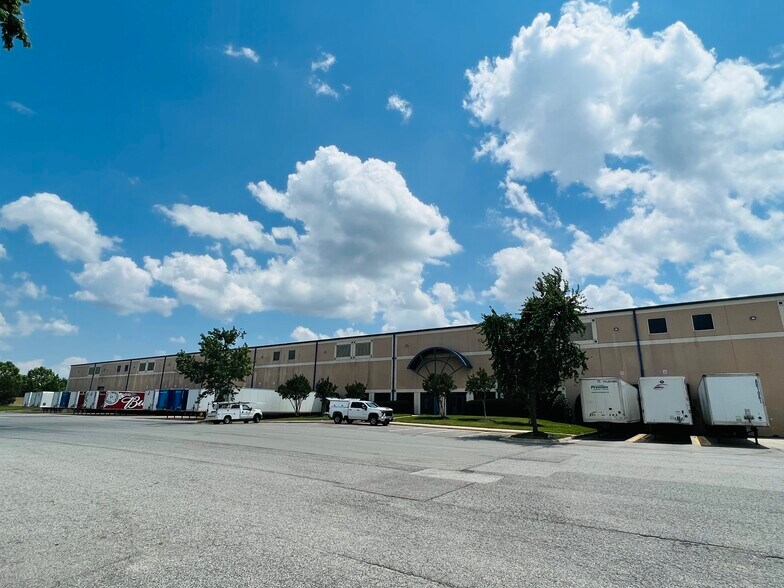 More Photos Of 1700-1790 Ruffin Mill Rd, Colonial Heights Distribution For Lease