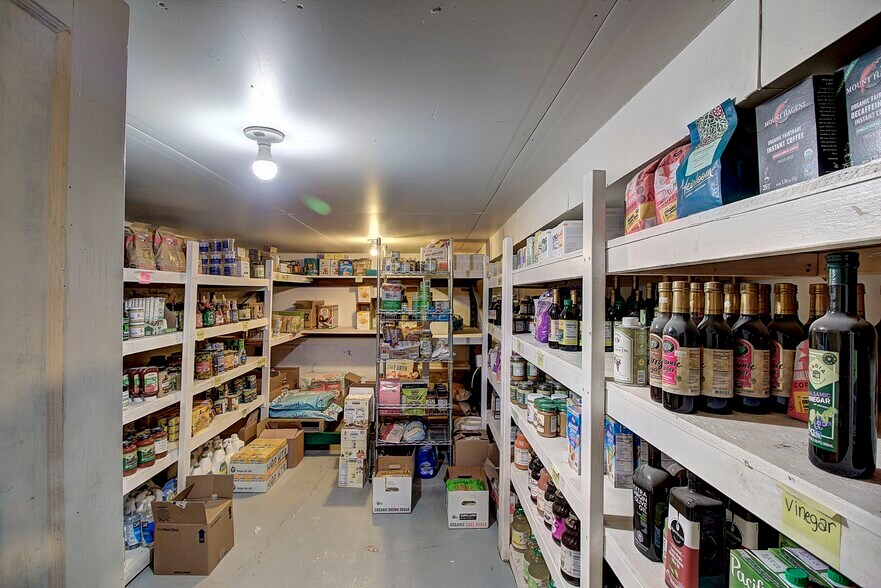 More Photos Of 300 Main St, Hot Springs Freestanding For Sale