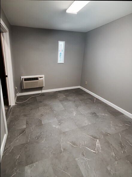 More Photos Of 1403 S Osage St, Wichita Warehouse For Lease