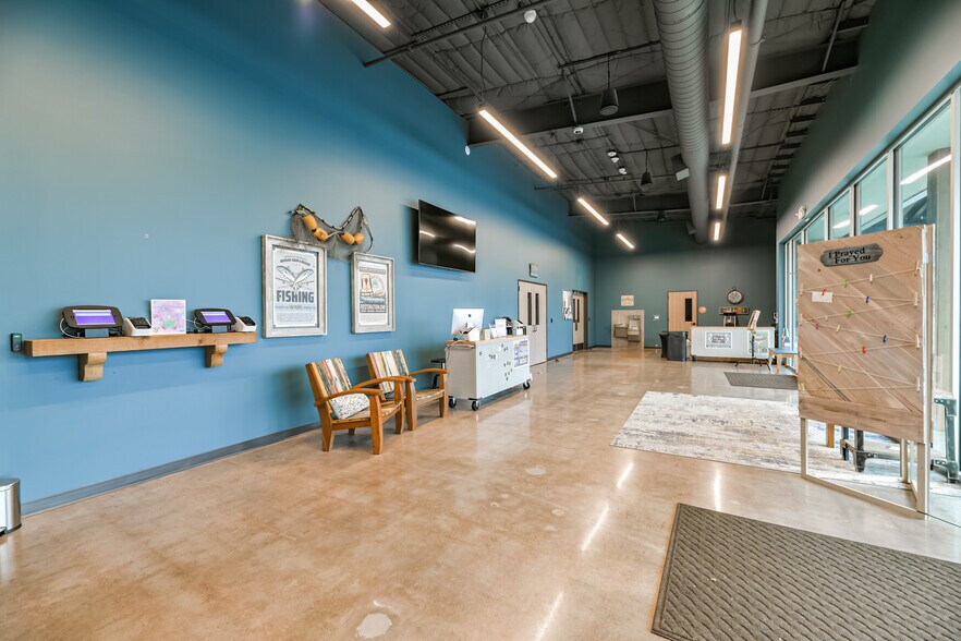 More Photos Of 1222 W Main St, Tomball Religious Facility For Sale