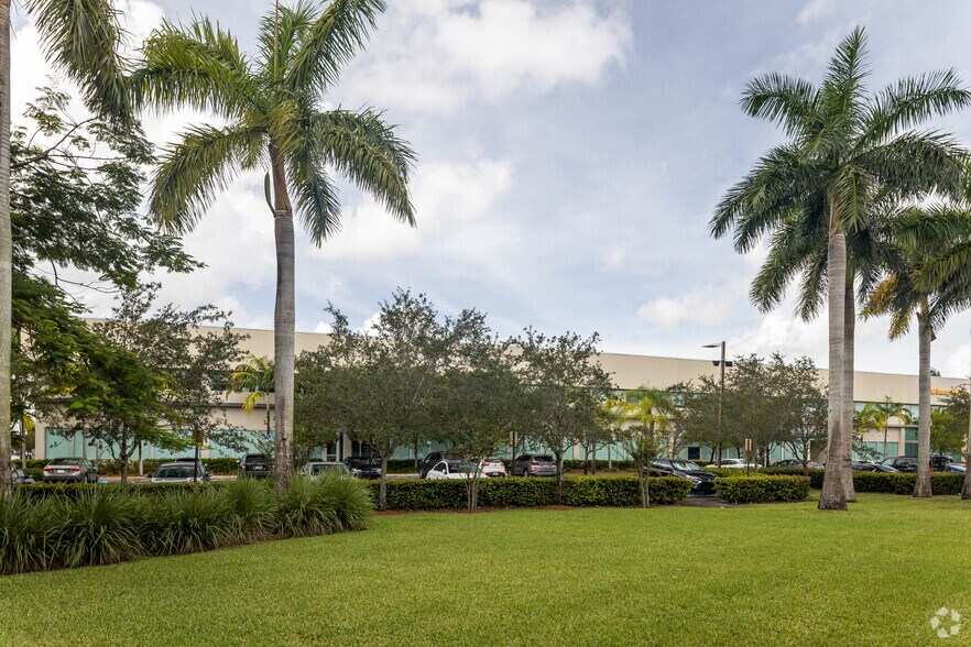 More Photos Of 5875 Nw 163rd St, Miami Lakes Office For Lease