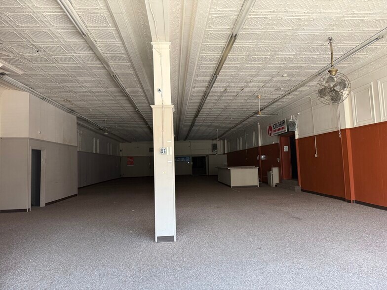 More Photos Of 4023-4025 Market St, Philadelphia Storefront For Lease