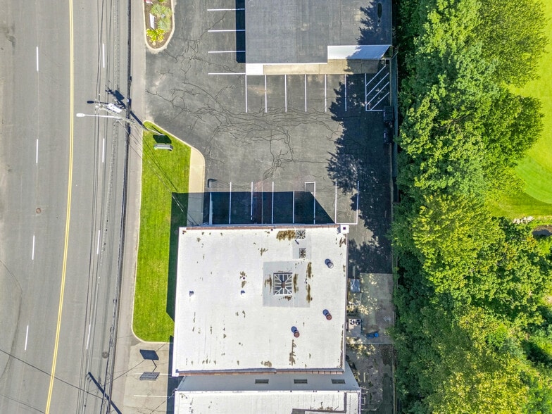 More Photos Of 92 S Central Ave, Hartsdale Storefront Retail Office For Lease