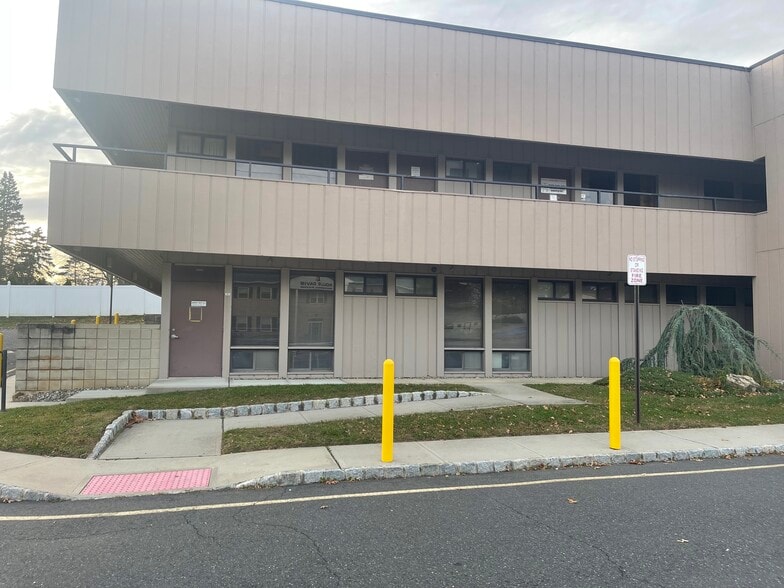 More Photos Of 281 Summerhill Rd, East Brunswick Office For Lease