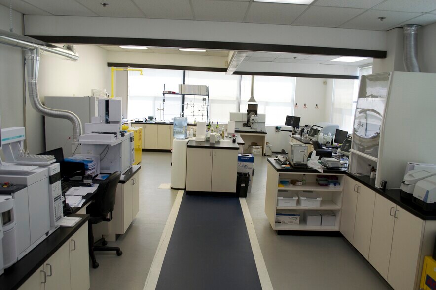 More Photos Of 5468 Skylane Blvd, Santa Rosa Research And Development For Lease