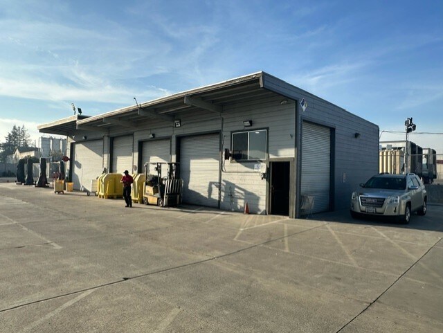 More Photos Of 1535 S 10th St, San Jose Warehouse For Lease